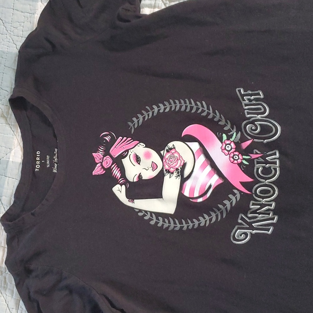 Torrid black tee shirt size 1 slim fit.